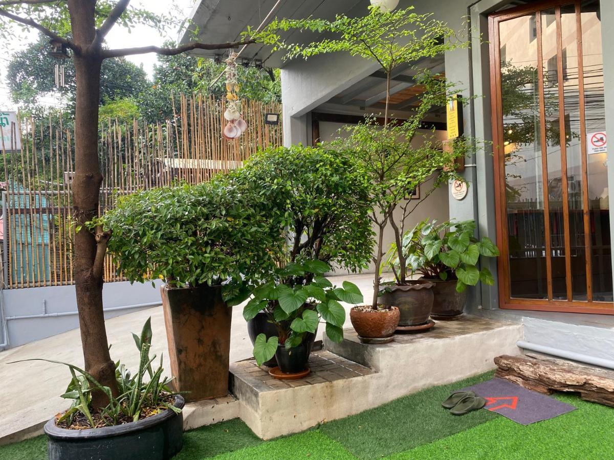 Nesuto Hostel Ramkamhaeng 52 Бангкок Екстер'єр фото