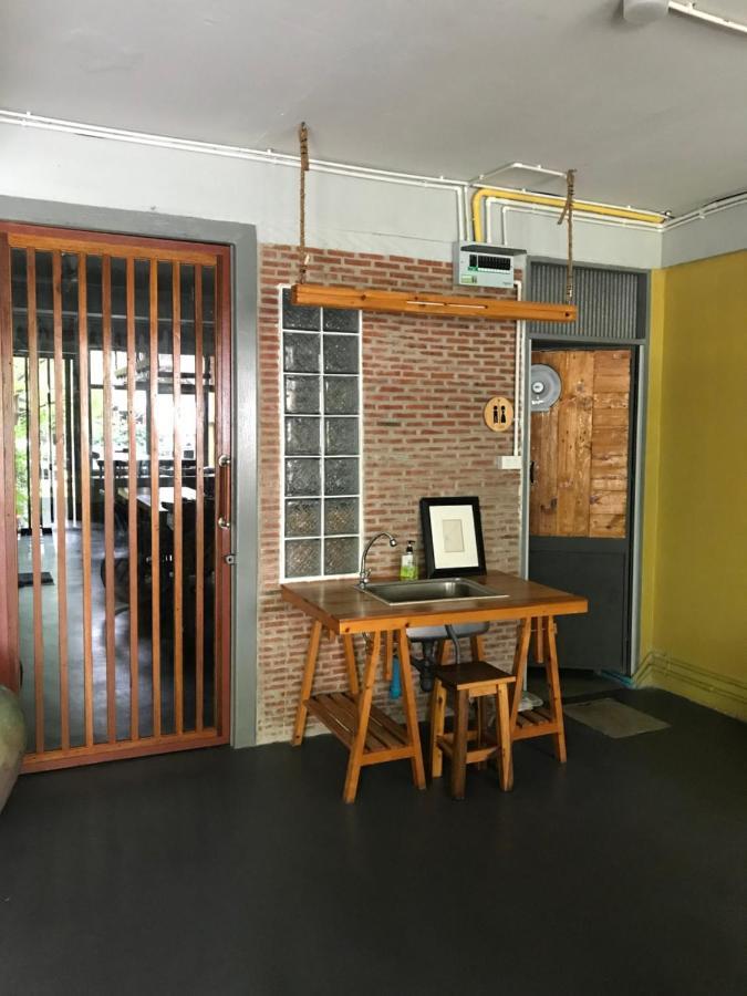 Nesuto Hostel Ramkamhaeng 52 Бангкок Екстер'єр фото