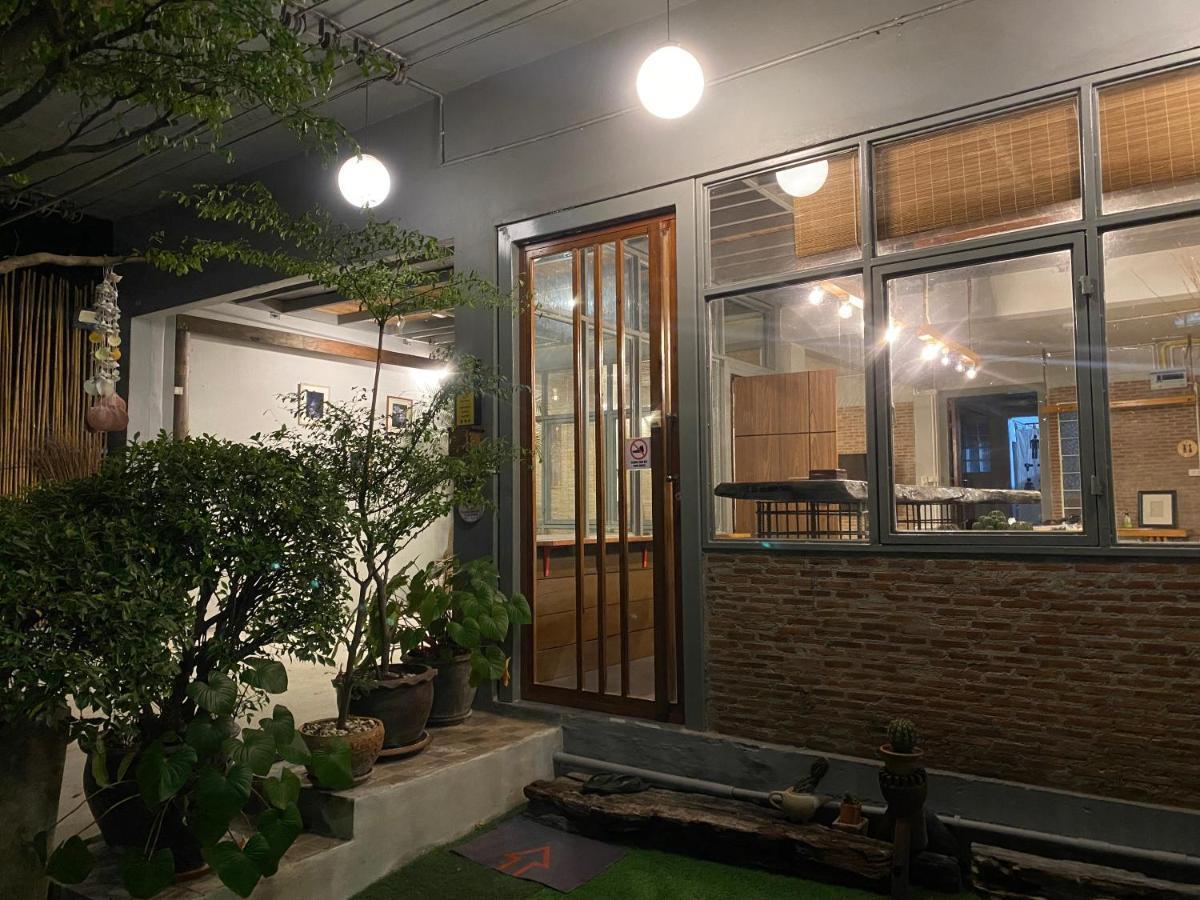 Nesuto Hostel Ramkamhaeng 52 Бангкок Екстер'єр фото